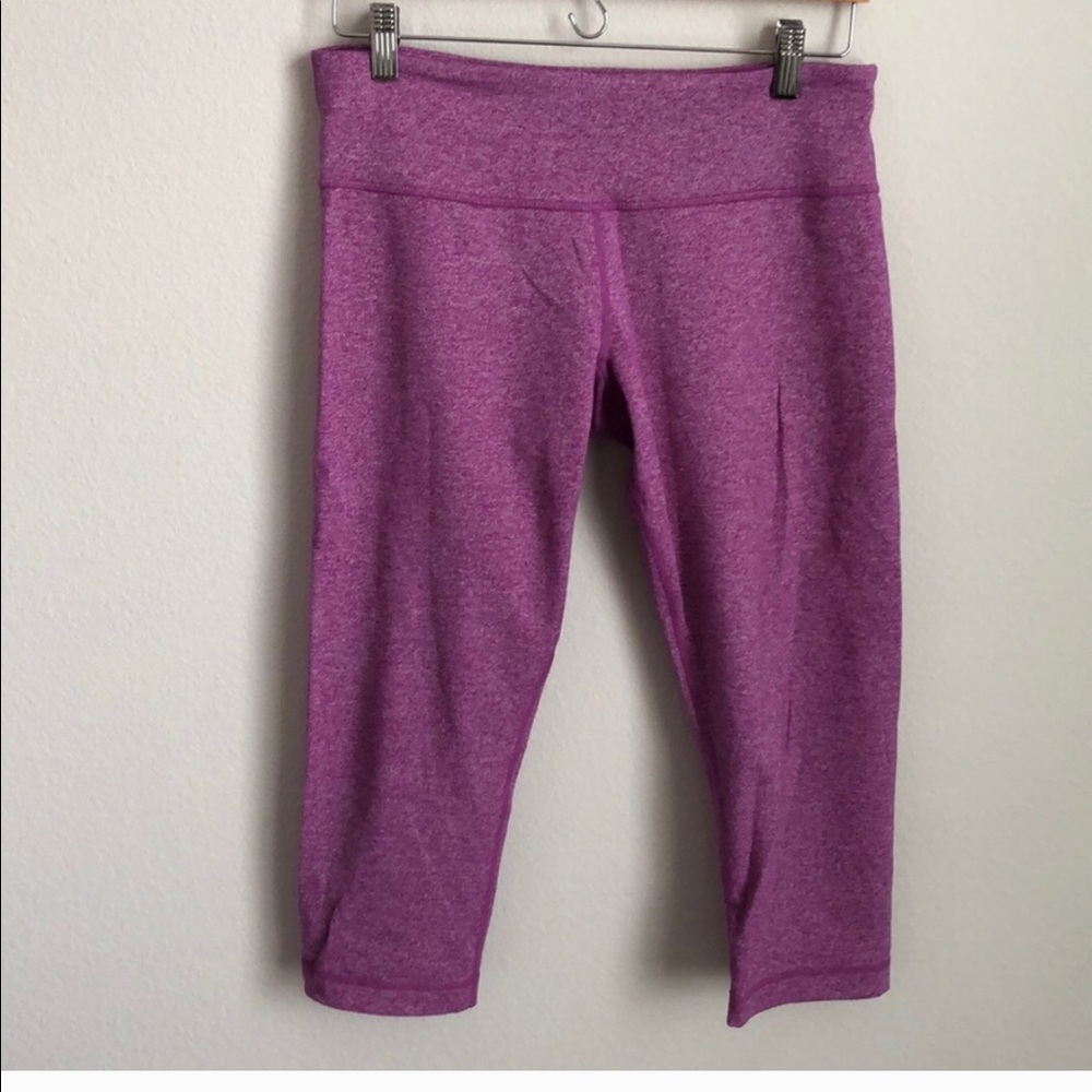Lululemon Capri pants